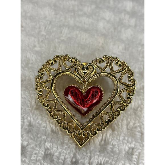 Vintage 1990 Dangling Heart Pin Gold Tone Red Enamel Avon Love Valentines - Picture 1 of 4